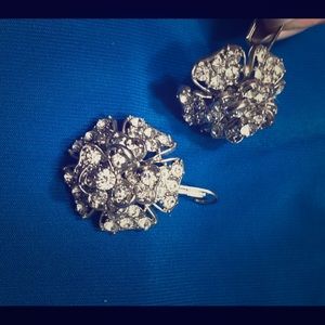 Betsey Johnson rare crystal flower earrings